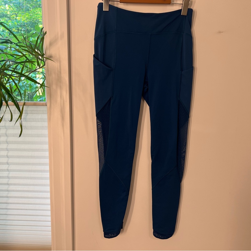 Women's  Blue lululemon Leggings size 6